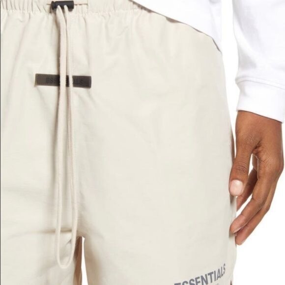 Fear of God Essentials Large Volley Shorts Stone - Picture 3 of 6